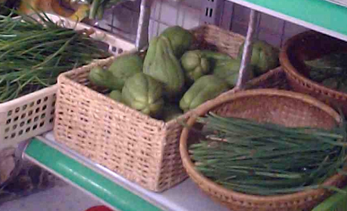 TP. HCM: Tràn lan rau sạch “mập mờ” nhãn mác