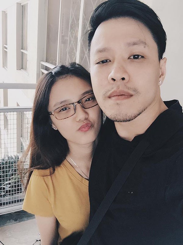 Sau scandal ly dị, hot girl Lâm Á Hân “tranh thủ” bán hàng?