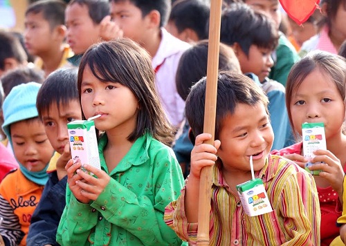 Vinamilk tiên phong mang chương trình sữa học đường đến với trẻ em Đắk Nông - Hình 9