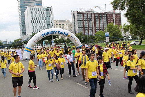 Chạy bộ từ thiện gây quỹ mổ hàm ếch - TURKEY DASH 4