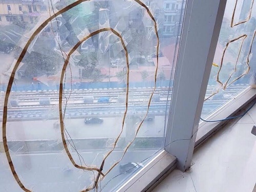 Hà Nội: Ai cho phép trang trí đèn led tại Chung cư Hồ Gươm Plaza?