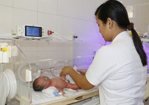 Hà Tĩnh: 3 bác sỹ hiến máu cứu sống 2 mẹ con sản phụ trong lúc nguy kịch