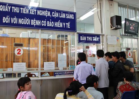 Khám, chữa bệnh bảo hiểm y tế: Người nhiễm HIV sẽ không bị giới hạn tại tuyến huyện, xã