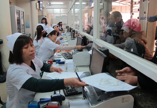 Tăng viện phí: Gánh nặng lại đè vai người bệnh