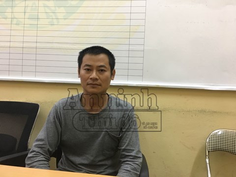 Tạm giữ hình sự đối tượng trông xe dùng hung khí đe dọa khách ở Linh Đàm