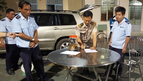 Nghi án Phó đồn Công an cửa khẩu Phnom Đên vận chuyển 18 kg vàng vào Việt Nam - Hình 1