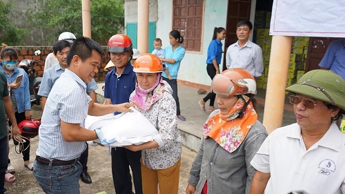 Tân Hiệp Phát ủng hộ 1.500 suất quà cho người dân Quảng Bình - Hình 2