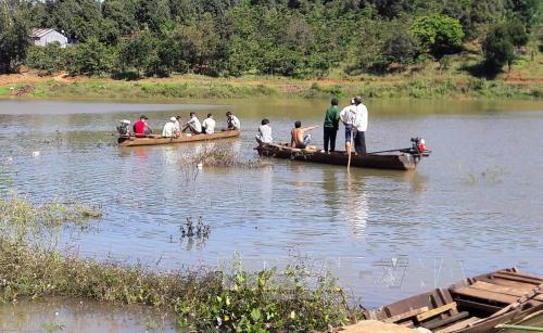 4 người tử vong do tai nạn lật thuyền trên sông Lấp - Hình 1