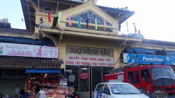 Bài 2- Chợ tạm Bình Tây bị “bức tử” vì nóng: Ban quản lý chợ nói gì?