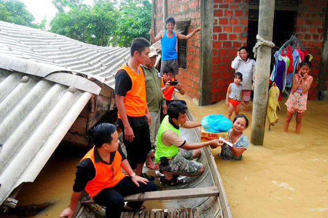 Hỗ trợ 10 tỉnh khắc phục thiệt hại do bão, mưa lũ - Hình 1