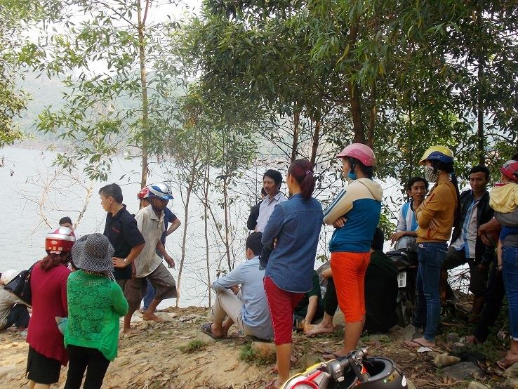 Phát hiện hai thi thể trôi trên sông Tranh 2