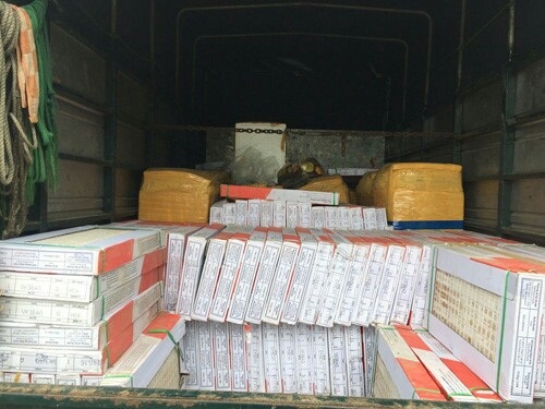 Huế: Bắt hàng tấn nội tạng hôi thối trên đường vận chuyển