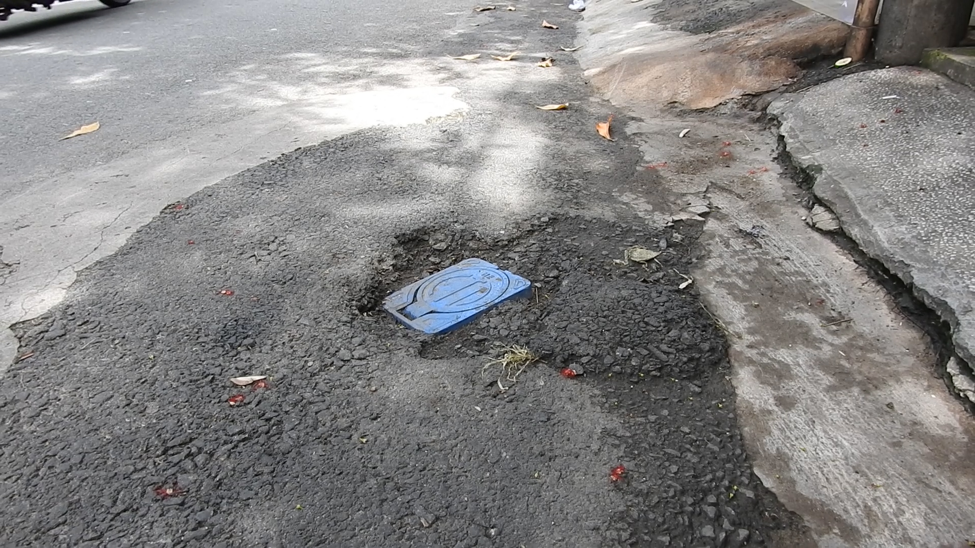 Công ty CP Cấp nước Gia Định: Đào đường ẩu, gây nguy hiểm cho người đi đường - Hình 3