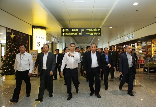 Phó Thủ tướng Trương Hòa Bình thị sát bảo đảm ATHK tại sân bay Nội Bài - Hình 1