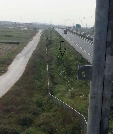 Hà Nam: Những dãy đèn chiếu sáng, tôn lượn sóng rào hộ lan hỏng bị bỏ mặc? - Hình 8