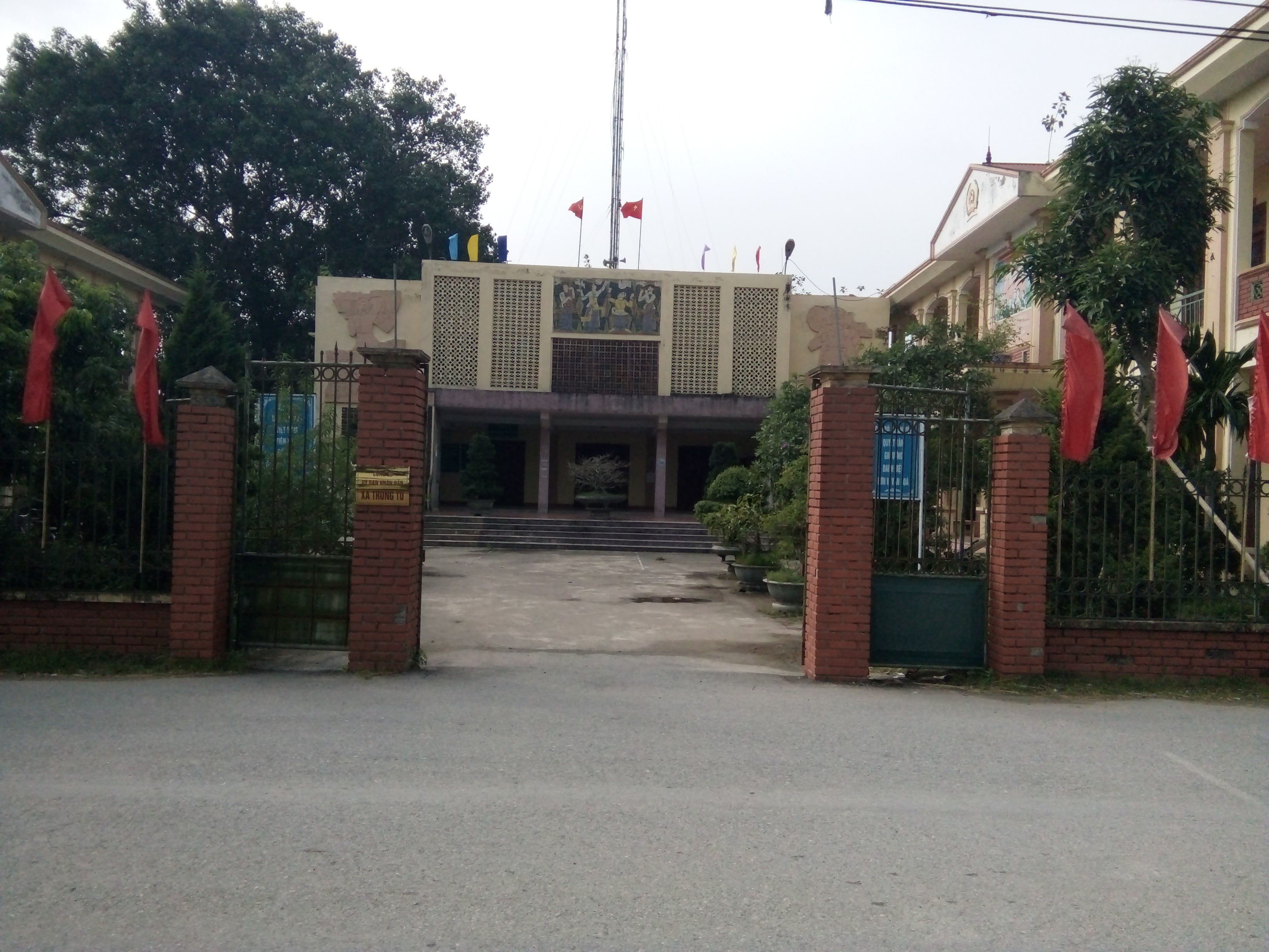 Xã Trung Tú (Ứng Hòa): Một số cán bộ bị “tố” bán nhiều suất đất trái thẩm quyền