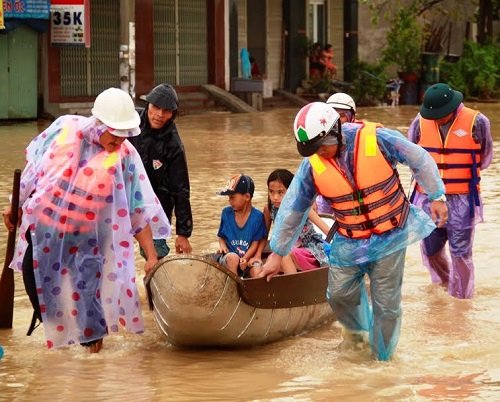 Phó Thủ tướng Trịnh Đình Dũng: Ưu tiên nguồn lực giúp dân ổn định cuộc sống