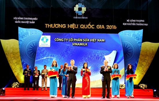 Vinamilk thương hiệu sữa duy nhất VN: 8 năm liên tiếp được vinh danh "Thương hiệu quốc gia"