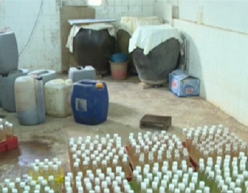 Hãi hùng công nghệ sản xuất giấm gạo từ a xít và nước lã