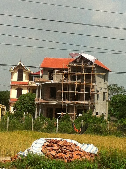 “Biệt thự” ngự trên đất nông nghiệp (Đông Hưng, Thái Bình): Bài 3: Chính quyền nói gì?