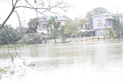 Huế: Nhiều người chết và bị thương do mưa lũ