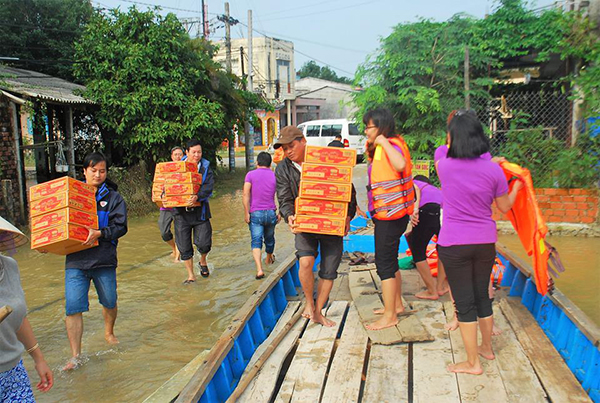 Tỉnh Quảng Nam: Những phần quà đầu tiên đã đến tay người dân - Hình 1