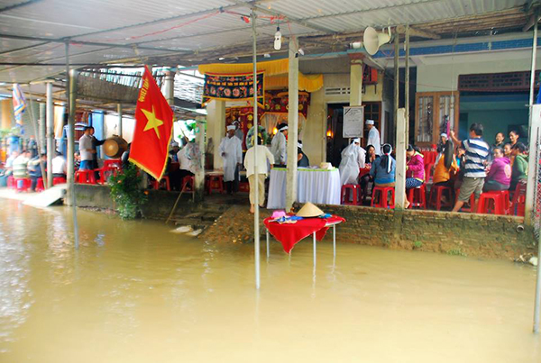 Tỉnh Quảng Nam: Những phần quà đầu tiên đã đến tay người dân - Hình 3