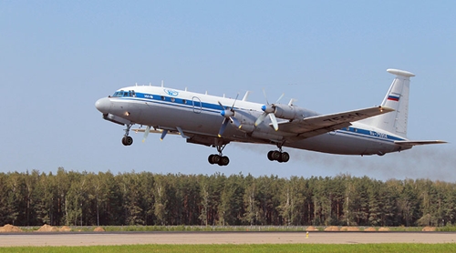 Máy bay quân sự chở 39 người rơi ở Nga - Hình 1