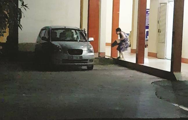 Đồng Nai: 2 cán bộ trung tâm trẻ mồ côi khuyết tật nửa đêm tuồn sữa ra ngoài