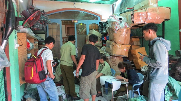 Hàng trăm thùng linh kiện chuyên dùng cho xe gắn máy không rõ nguồn gốc