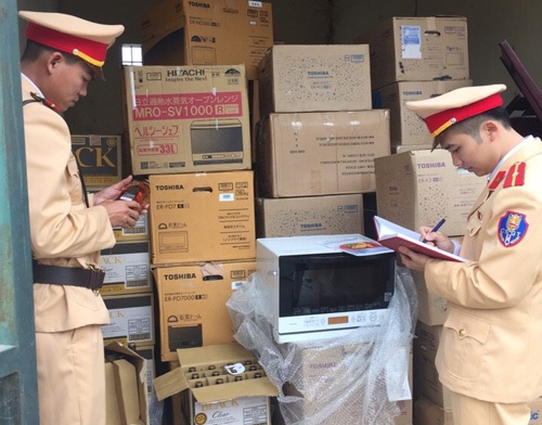 Thanh Hóa: Thu giữ hơn 1.000 chai rượu không rõ nguồn gốc