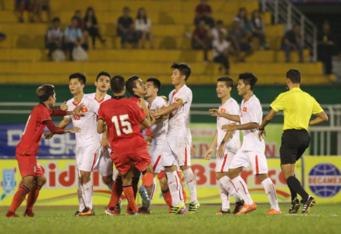U21 Việt Nam thua vì lối chơi xấu xí - Hình 1