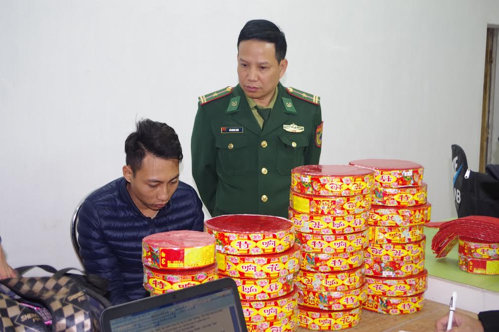 Quảng Ninh: Liên tiếp bắt giữ nhiều vụ vận chuyển pháo nổ - Hình 1