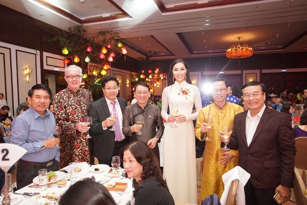 Hoa khôi Diệu Ngọc về Đà Nẵng đón năm mới