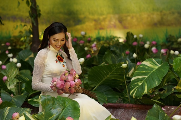 Hoa khôi Diệu Ngọc về Đà Nẵng đón năm mới - Hình 3