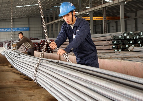 Sản xuất sắt thép năm 2016: Mới đáp ứng được khoảng 40% nhu cầu nội địa