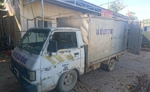 Lâm Đồng: Bắt giữ xe tải vận chuyển gỗ lậu - Hình 1