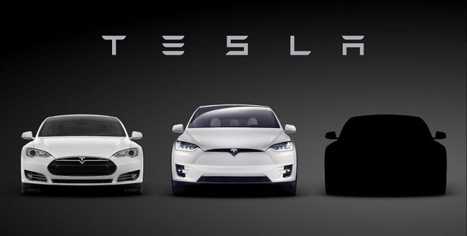 Tesla đẩy mạnh phát triển phẩn mềm Autopilot