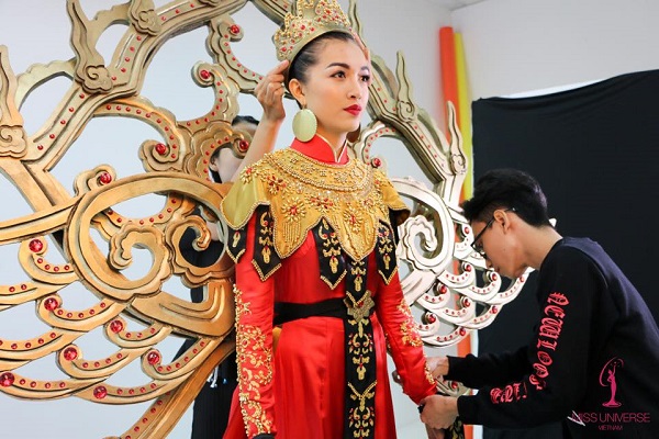 Ngắm nhìn 5 bộ Quốc phục của Lệ Hằng tại Miss Universe 2016 - Hình 9