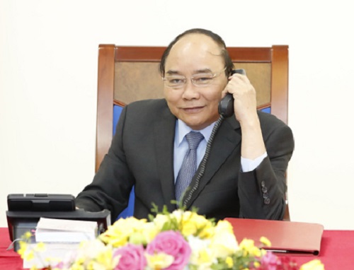 Thủ tướng Nguyễn Xuân Phúc điện đàm với quyền Tổng thống kiêm Thủ tướng Hàn Quốc - Hình 1