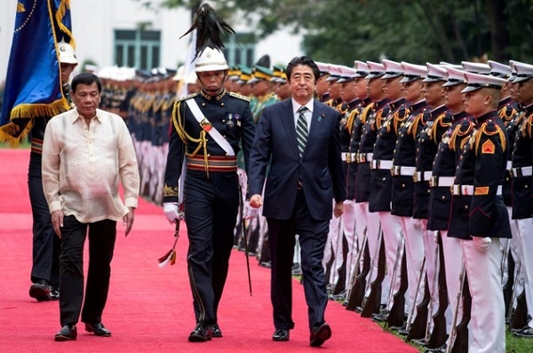 Thủ tướng Nhật tìm kiếm gì ở Philippines? - Hình 1