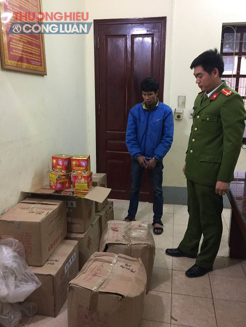 Lạng Sơn: Bắt đối tượng vận chuyển gần 200 kg pháo nổ