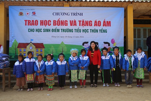 Tâm Bình: KB và phát thuốc miễn phí cho người nghèo huyện Yên Sơn – Tuyên Quang - Hình 2