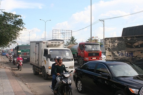 Hà Nội: Cấm xe tải từ 3,5 tấn trở lên lưu thông trên đường Thạch Bàn - Hình 1