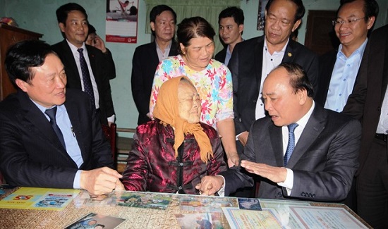 Thủ tướng chúc Tết, tri ân Mẹ Việt Nam anh hùng ở Quảng Nam - Hình 2