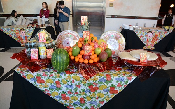 Hình ảnh người Việt ở Canada đón Tết đậm đà bản sắc quê hương