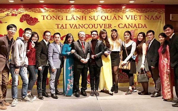 Hình ảnh người Việt ở Canada đón Tết đậm đà bản sắc quê hương - Hình 10