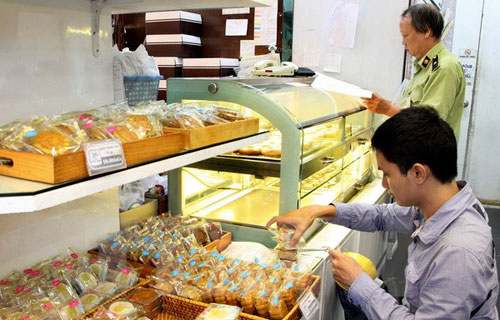 Phạt 8,2 tỷ đồng đối với các cơ sở vi phạm vệ sinh thực phẩm trong dịp Tết