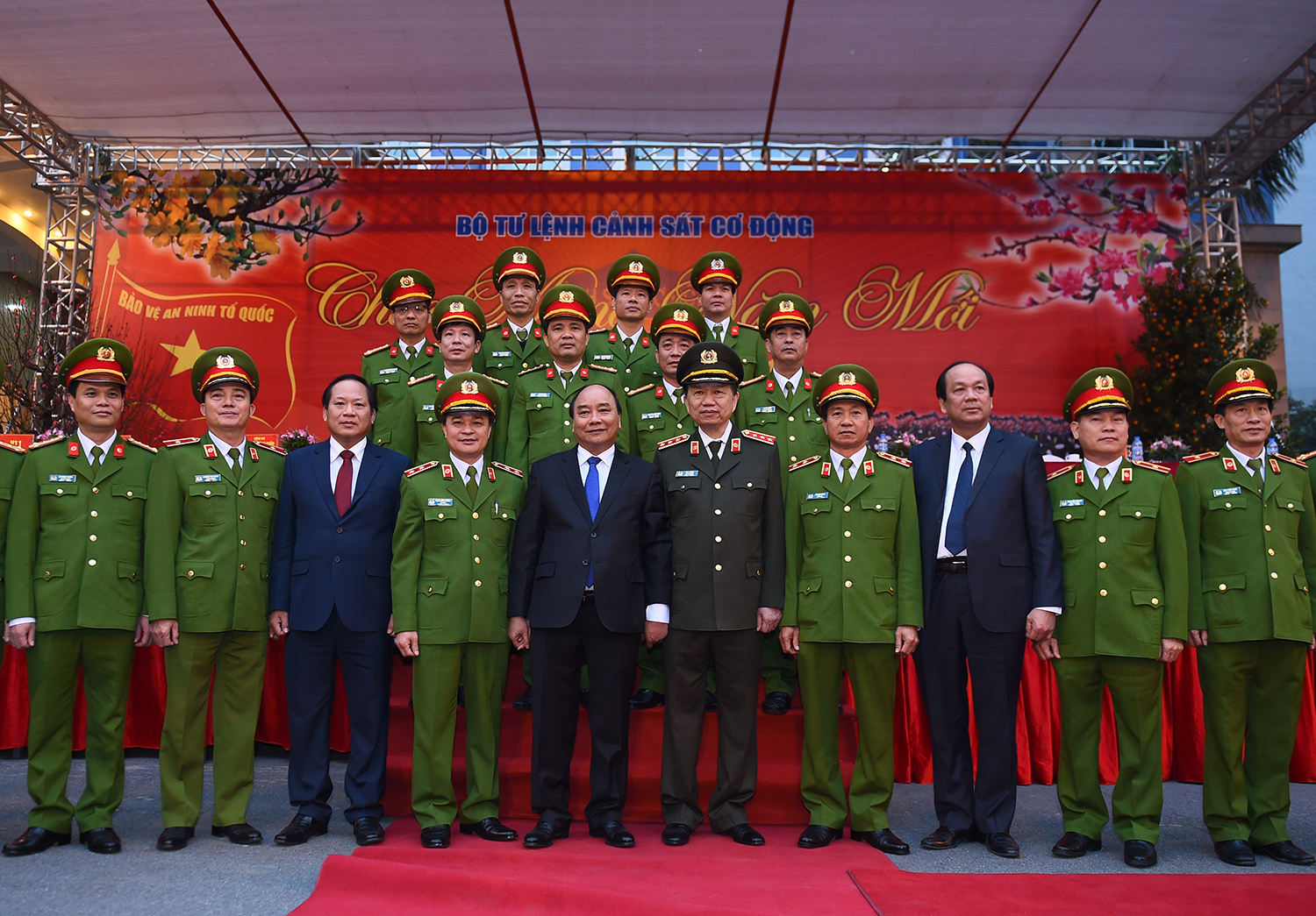 Thủ tướng Kiểm tra công tác sẵn sàng chiến đấu tại Bộ tư lệnh Cảnh sát cơ động