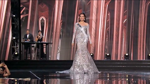 Lệ Hằng “lộng lẫy” trong đêm bán kết Miss Universe 2017 - Hình 5